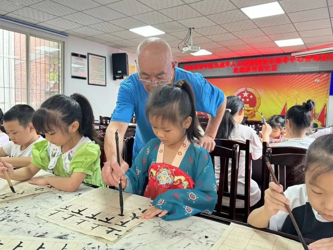 49f8104ab0d9834216a3df44dbe744de.jpg 图片