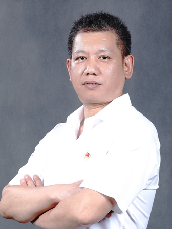 杨明.jpg